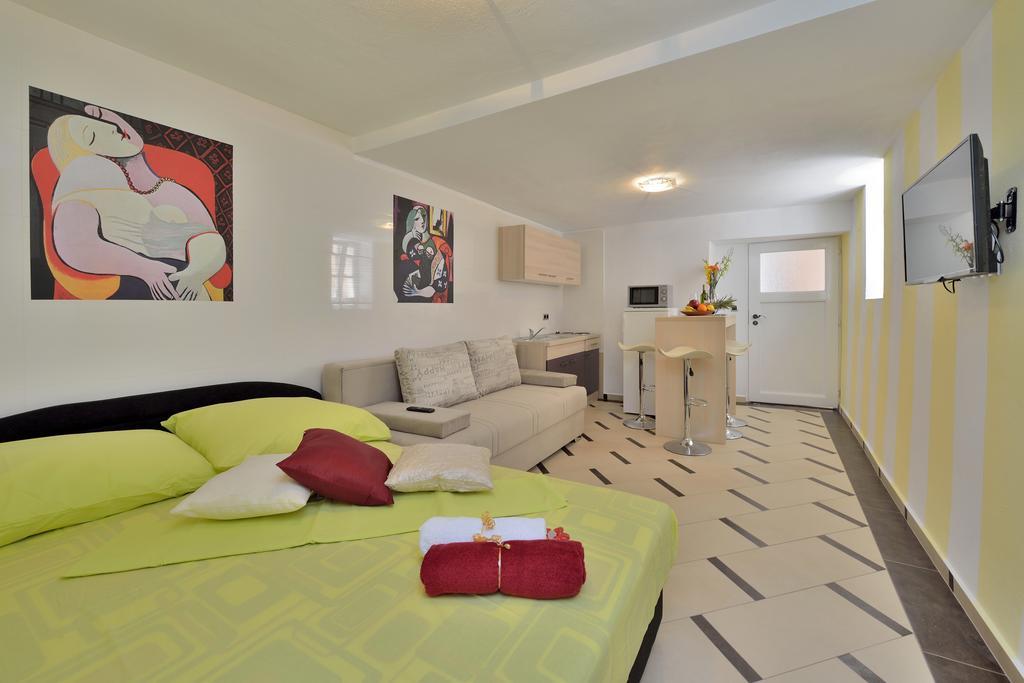 Apartments Carpe Diem Novigrad  Zimmer foto